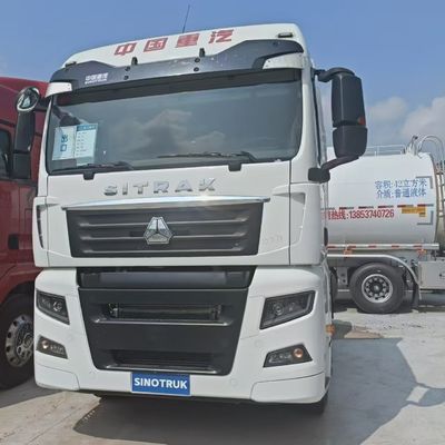31-40t 로드 용량 HOWO 공기 서스펜션 운전자 좌석 특징과 함께 트랙터 트럭