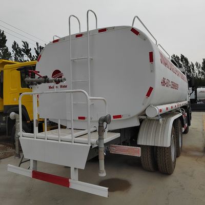 시노트루크 HOWO 6X4 15000L 2000m sup3 식수 분사 물 배달 트럭