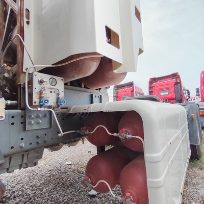 336HP Sinotruk HOWO 5석 이하의 CNG/LNG 가격의 화물 운송 차량