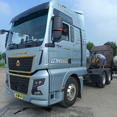 2024 산데카 트랙터 6 * 4/4 * 2/6 * 2 840 630HP 수동 변속기와 타이어