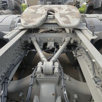국가 중형 트럭 HOWO700HP 6x4 10 휠 사용 트랙션 운송 트럭 2024 년