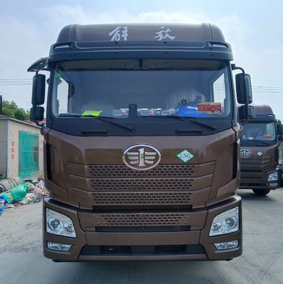 6x4 드라이브 휠 가스 트랙터 Sinotruk 차시 및 타이어와 함께 630HP 운송 차량