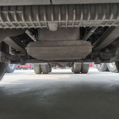 시노트룩 차시 FAW J6p 가스 6X4 트럭 가격 저렴 7.40m * 2.55m * 3.76m
