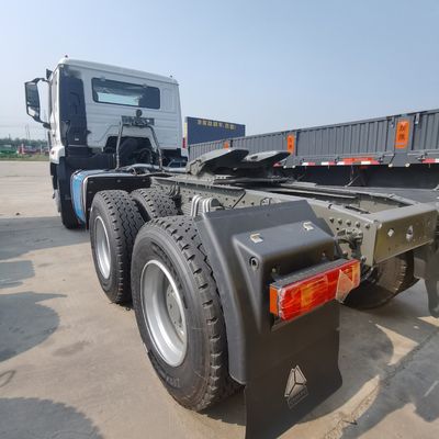 탄소 강철 소재 HOWO 내구성 트랙터 사용 트럭 6500.000kg 패키지 총 무게