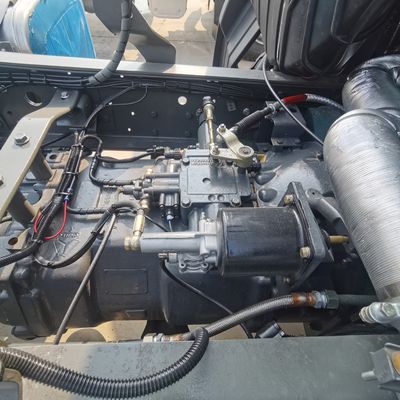 시노트룩 HOWO 400HP 덤프 트럭 탱크 중량 작업용 튜브리스 타이어 설계