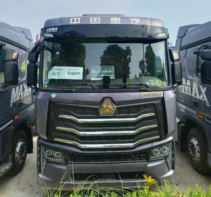 커스터마이징 2024 라이트 HOWO LNG 가스 트랙션 트럭 6 * 4/4 * 2/6 * 2 480HP에서 700HP