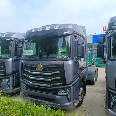 커스터마이징 2024 라이트 HOWO LNG 가스 트랙션 트럭 6 * 4/4 * 2/6 * 2 480HP에서 700HP