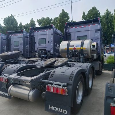 커스터마이징 2024 라이트 HOWO LNG 가스 트랙션 트럭 6 * 4/4 * 2/6 * 2 480HP에서 700HP