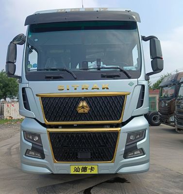 630HP 6*4 2024 산데카 G7h LNG 트랙터 트럭 8.25m*2.55m*3.96m 화물을 운송