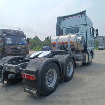 630HP 6*4 2024 산데카 G7h LNG 트랙터 트럭 8.25m*2.55m*3.96m 화물을 운송