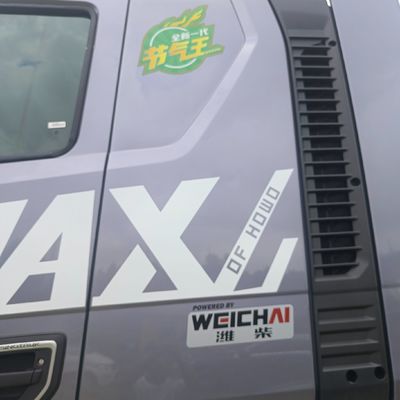 2024 HOWO Max LNG540HP 자동변속기 트랙터 트럭