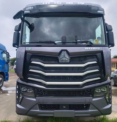 타이어 2024 중량용 HOWO Max LNG540HP 자동 변속기  traksion 운송 트럭
