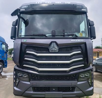 2024 중량용 HOWO 6X4/4X4 10/8 바퀴 사용된 견인 운송 트럭 타이어와 함께 머리