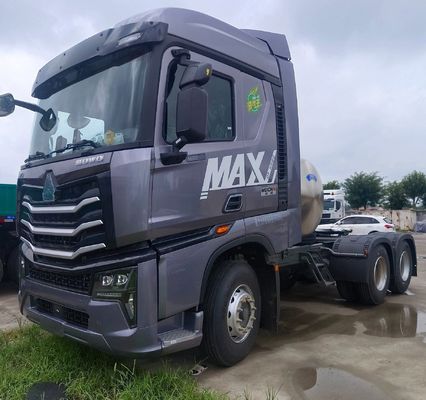 튜브리스 타이어 디자인 2024 중용 HOWO540HP 6X4/10 휠 트랙션 운송 트럭