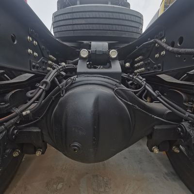 743.00cm * 255.00cm * 370.00cm 패키지 크기 가스 운송 차량 FAW Jh6 국제